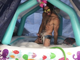 Bubble bath in my pool